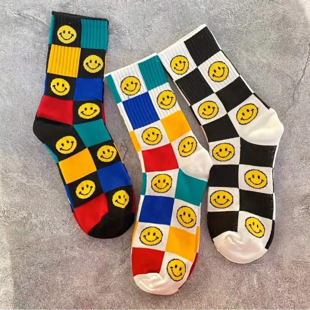 Smile face socks 3 pairs cute unisex and comfortable with ribbing skater boho